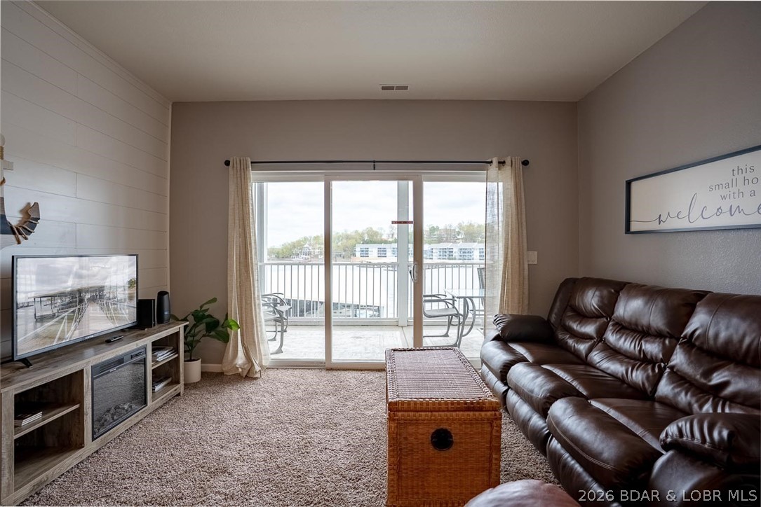 Robins at the Waters Edge Condominium - Residential