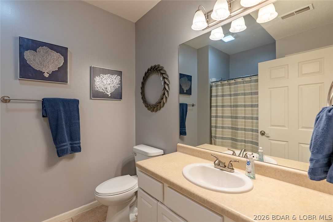 Robins at the Waters Edge Condominium - Residential