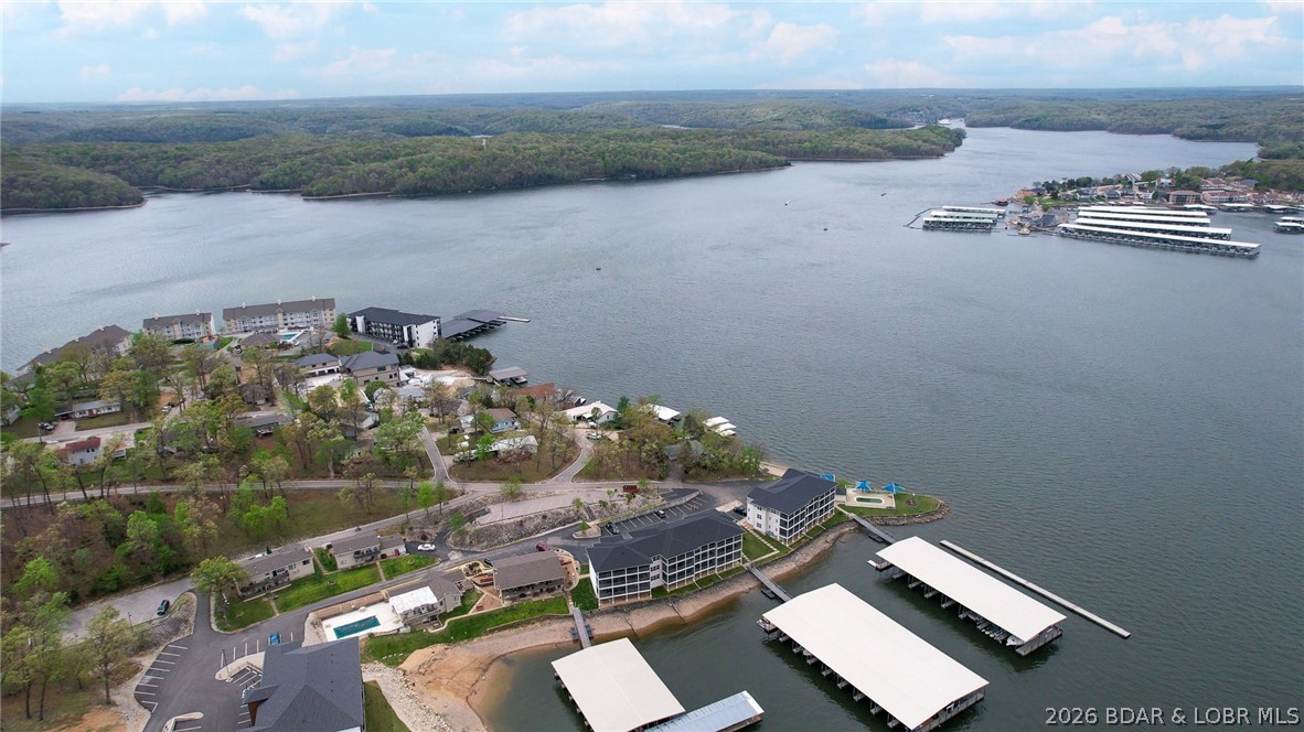 Robins at the Waters Edge Condominium - Residential