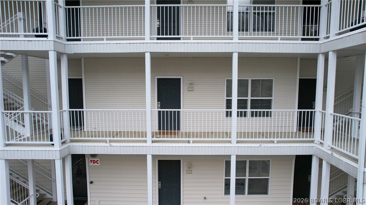 Robins at the Waters Edge Condominium - Residential