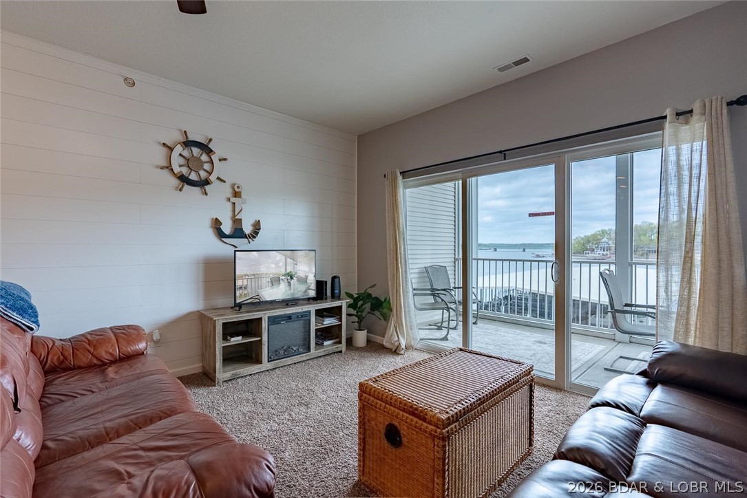 Robins at the Waters Edge Condominium - Residential