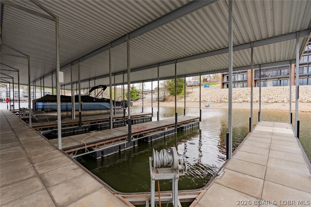 Robins at the Waters Edge Condominium - Residential