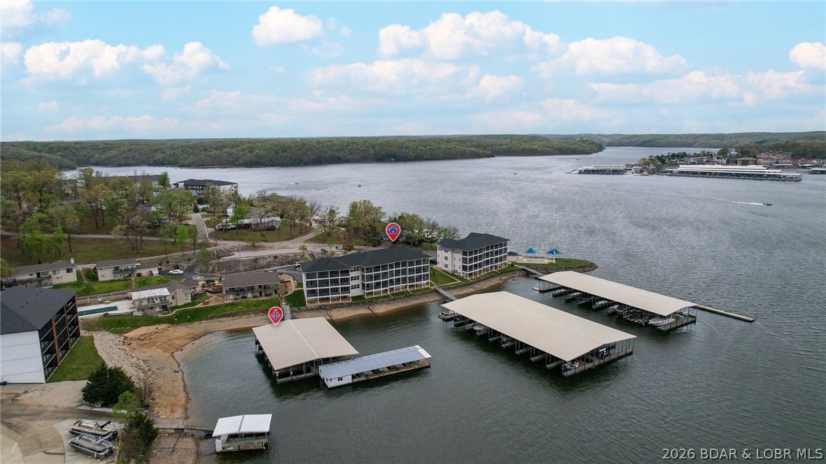 Robins at the Waters Edge Condominium - Residential