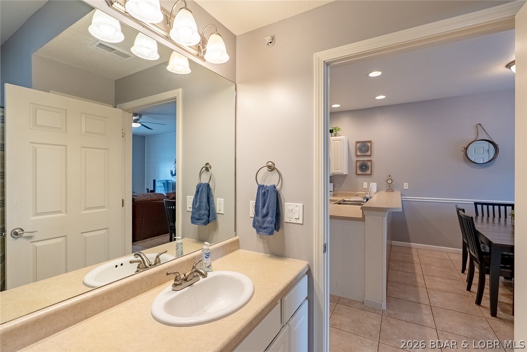 Robins at the Waters Edge Condominium - Residential