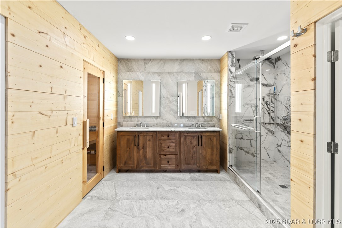 Grand Point - Residential