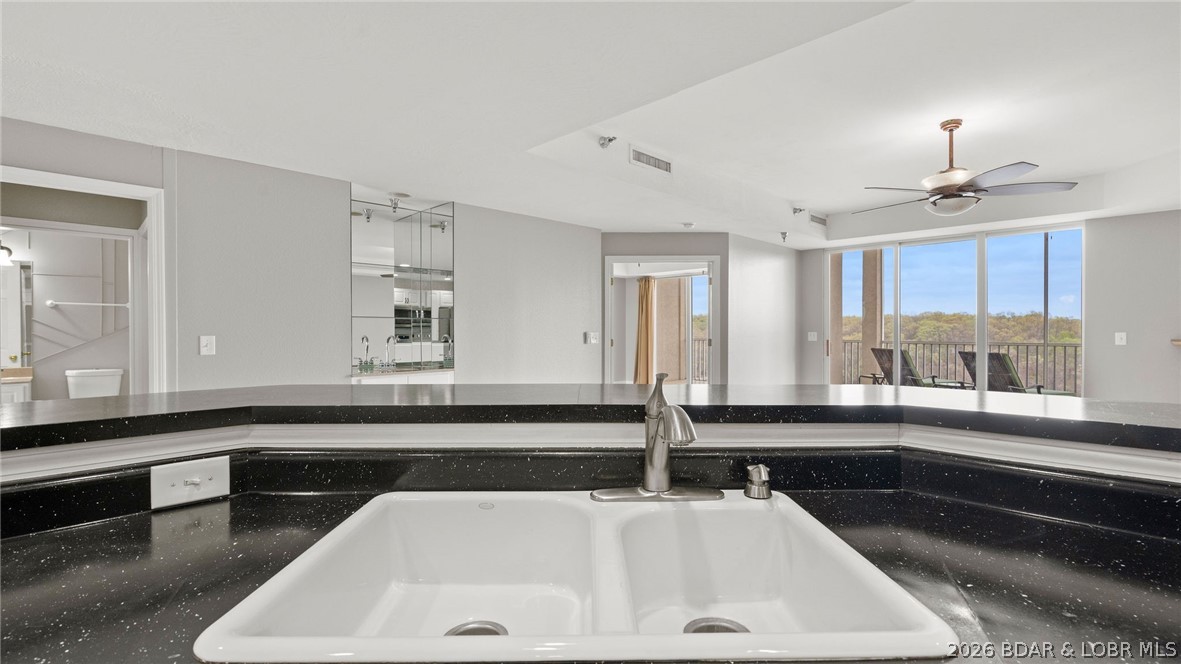 The Towers at Parkview Bay - Residential