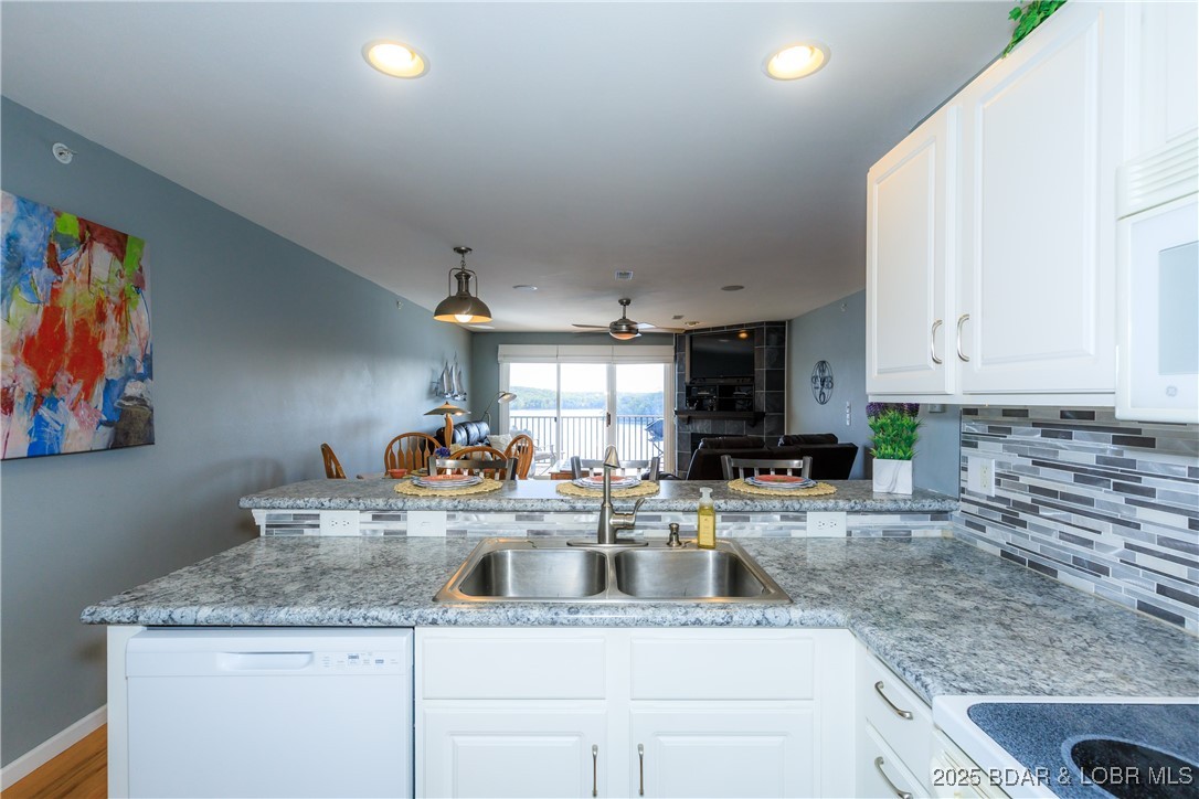 Park Place On The Lake - Residential