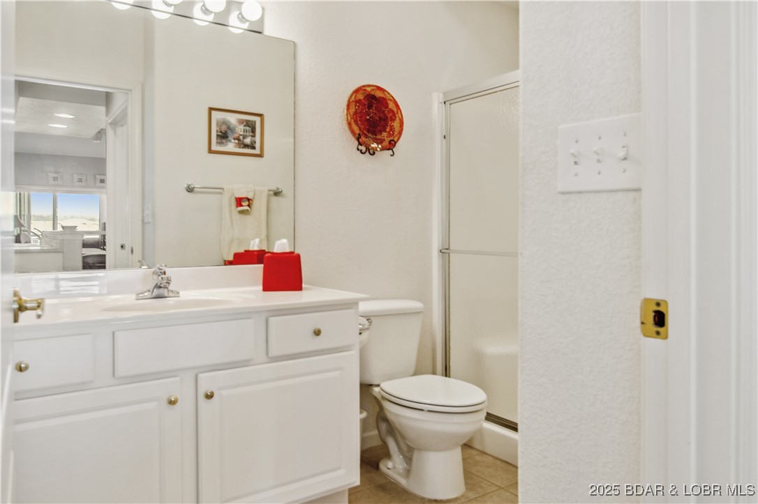 Lake Ozark, Missouri 65049, United States, 2 Bedrooms Bedrooms, ,2 BathroomsBathrooms,Residential,Active,96855