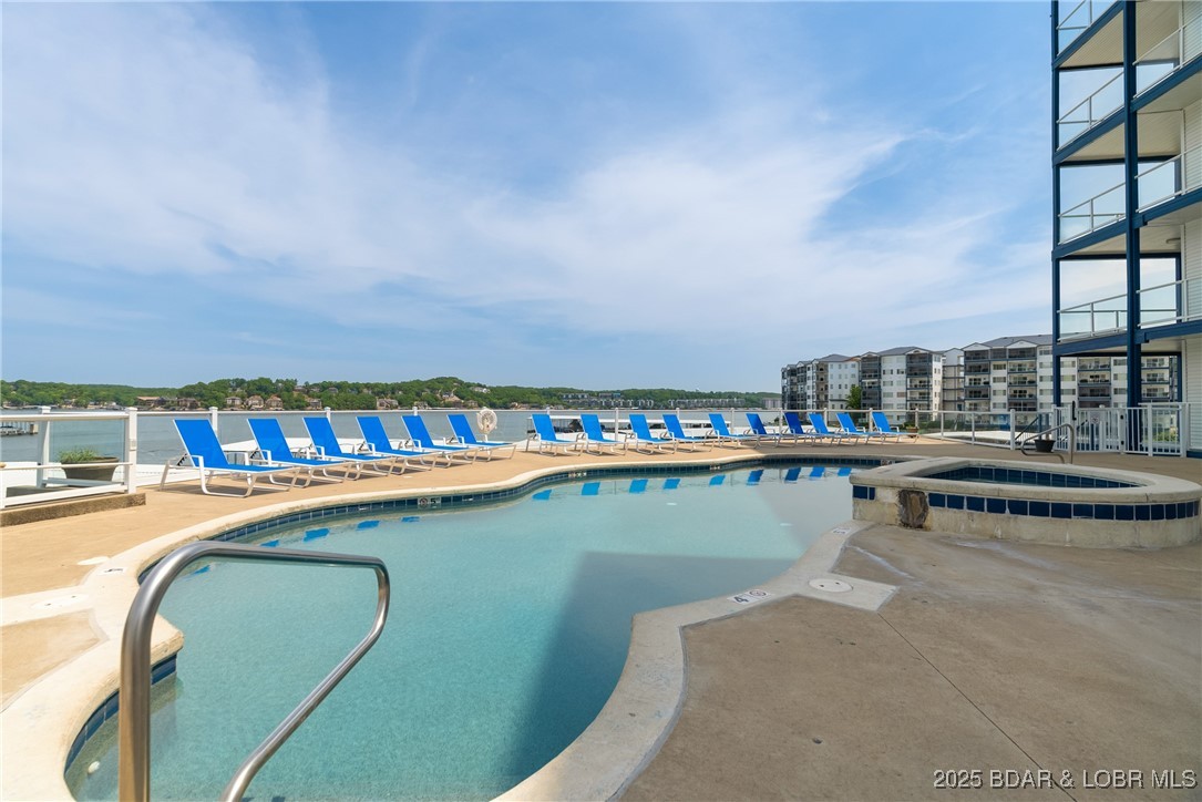 Lake Ozark, Missouri 65049, United States, 2 Bedrooms Bedrooms, ,2 BathroomsBathrooms,Residential,Active,96855