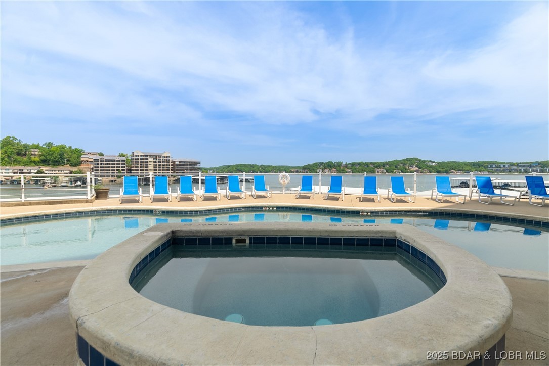 Lake Ozark, Missouri 65049, United States, 2 Bedrooms Bedrooms, ,2 BathroomsBathrooms,Residential,Active,96855