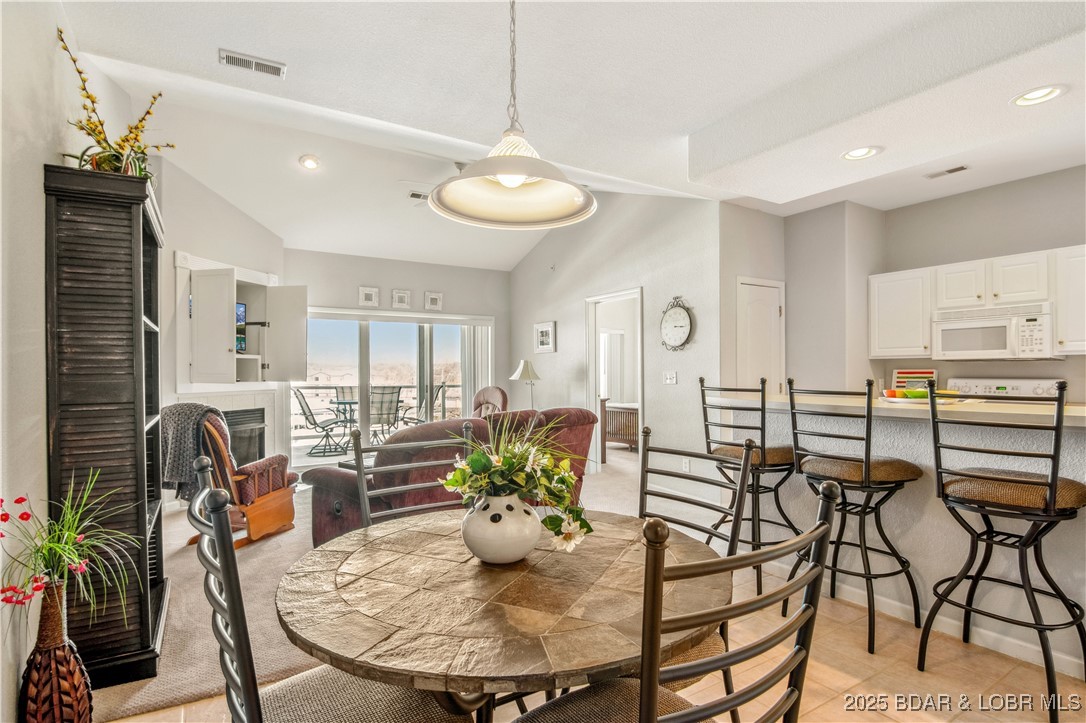 Lake Ozark, Missouri 65049, United States, 2 Bedrooms Bedrooms, ,2 BathroomsBathrooms,Residential,Active,96855