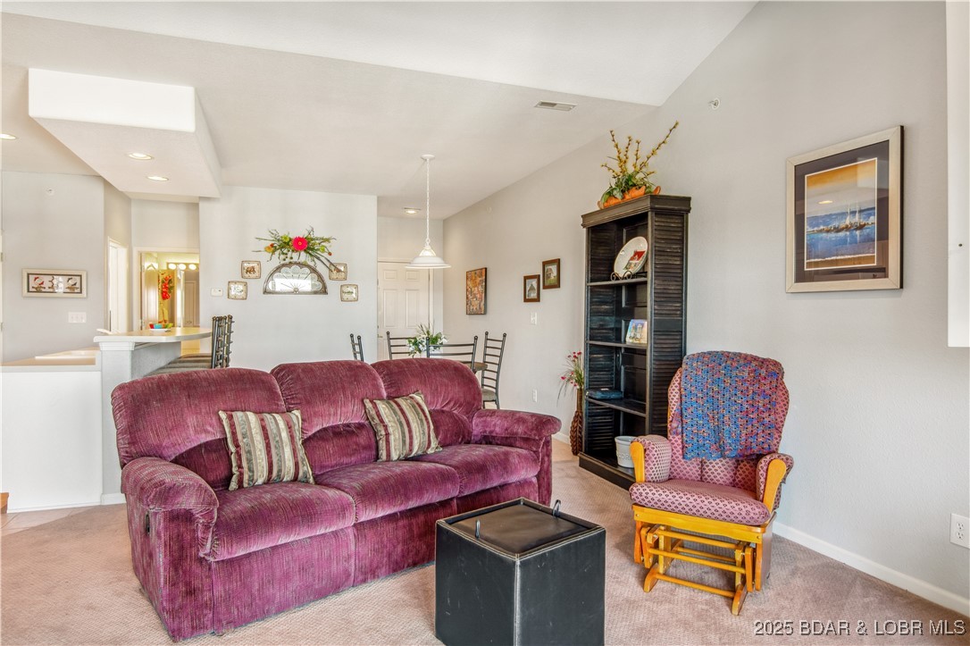 Lake Ozark, Missouri 65049, United States, 2 Bedrooms Bedrooms, ,2 BathroomsBathrooms,Residential,Active,96855