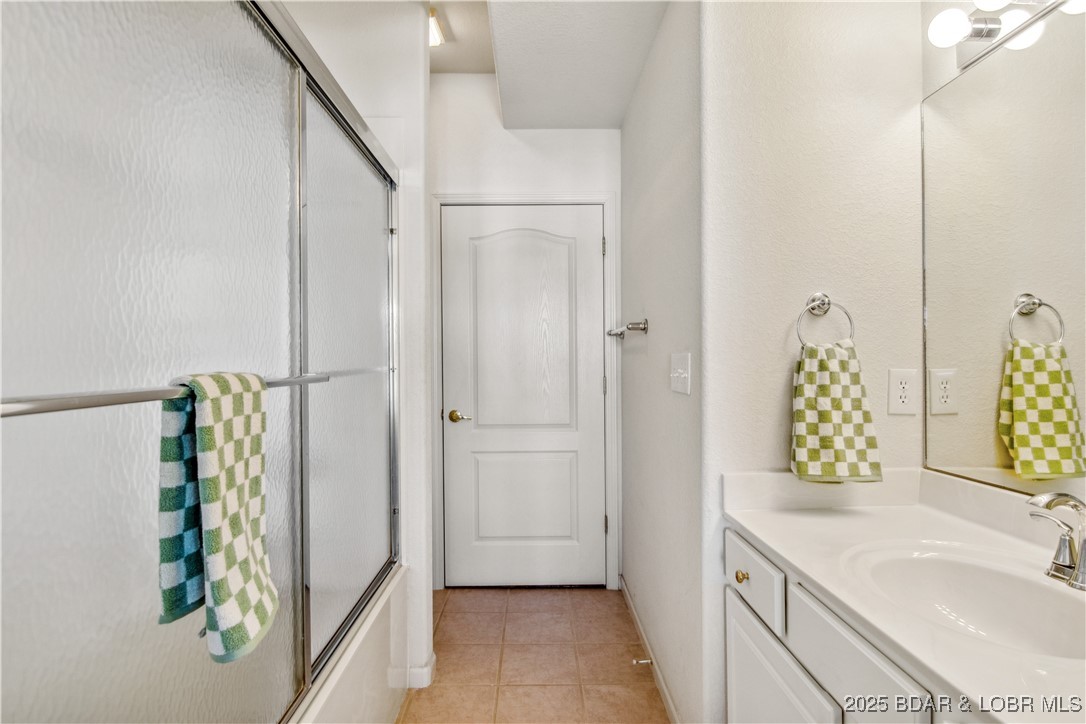 Lake Ozark, Missouri 65049, United States, 2 Bedrooms Bedrooms, ,2 BathroomsBathrooms,Residential,Active,96855