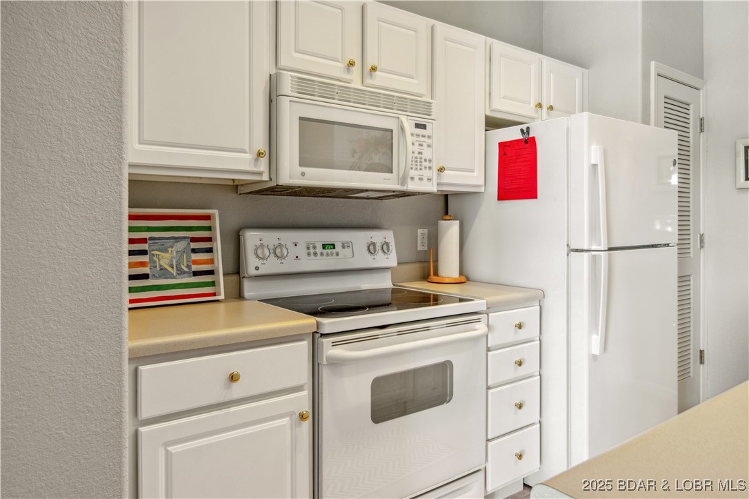 Lake Ozark, Missouri 65049, United States, 2 Bedrooms Bedrooms, ,2 BathroomsBathrooms,Residential,Active,96855