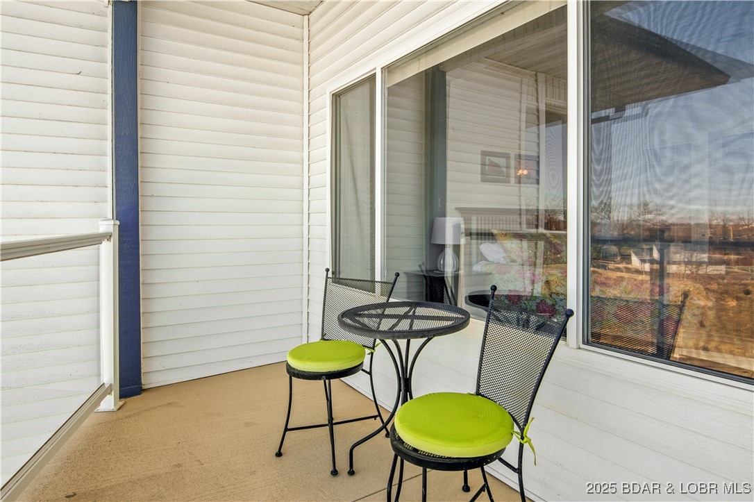 Lake Ozark, Missouri 65049, United States, 2 Bedrooms Bedrooms, ,2 BathroomsBathrooms,Residential,Active,96855