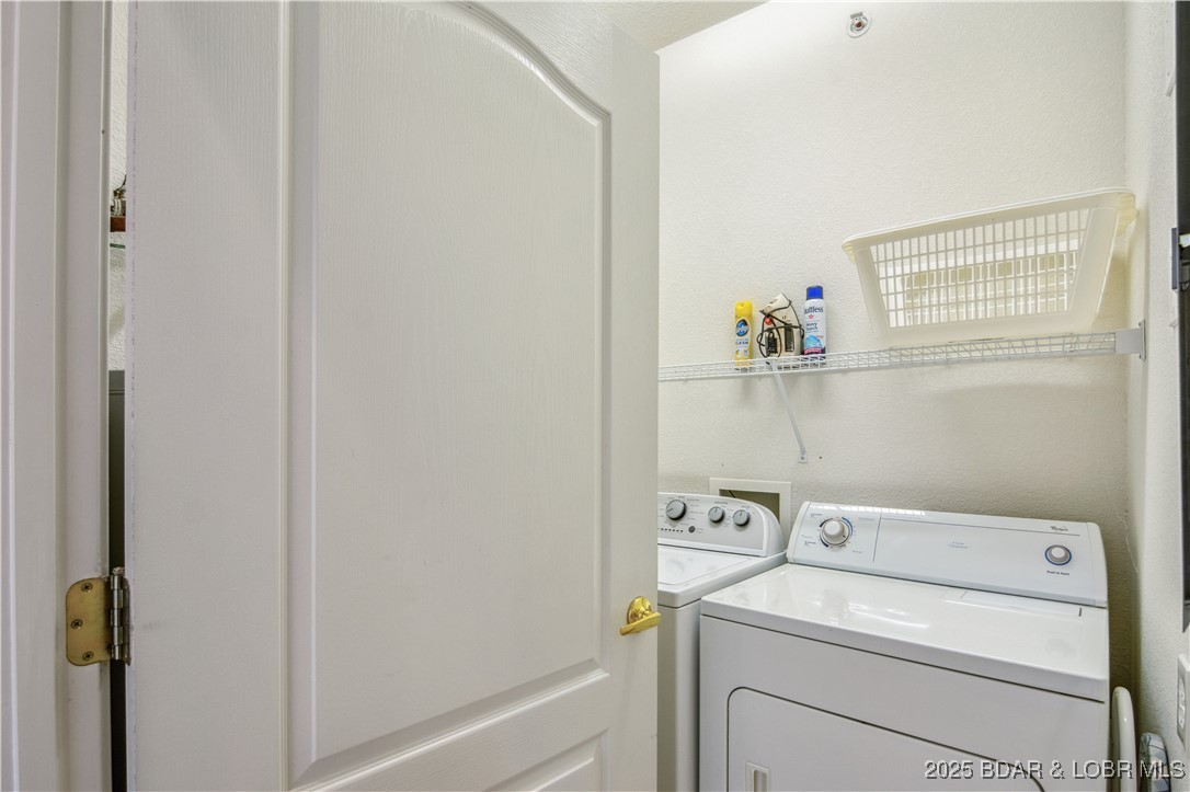 Lake Ozark, Missouri 65049, United States, 2 Bedrooms Bedrooms, ,2 BathroomsBathrooms,Residential,Active,96855