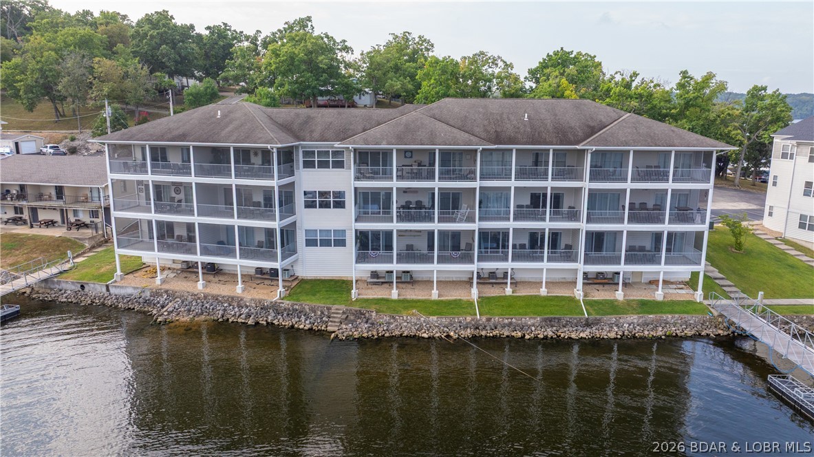 Robins at the Waters Edge Condominium - Residential