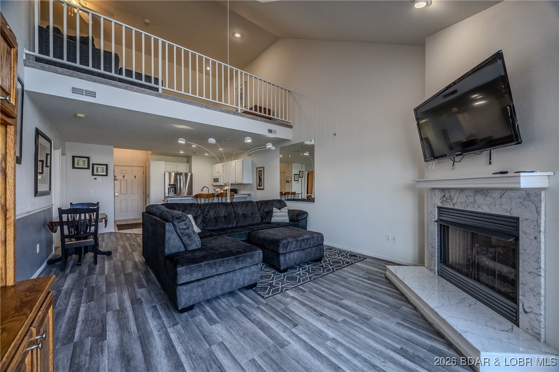 Cedar Glen Condominium - Residential