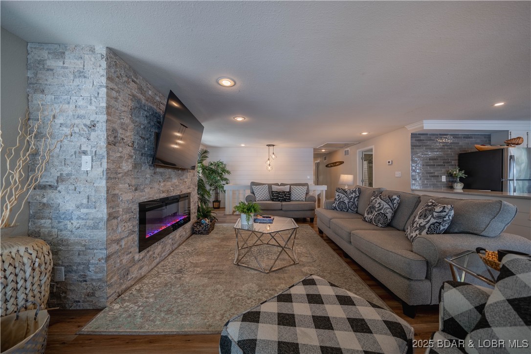 Scenic - Residential