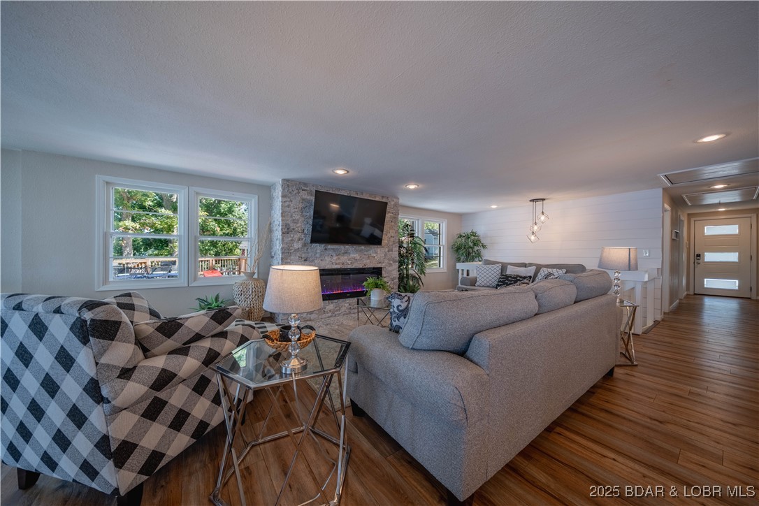 Scenic - Residential