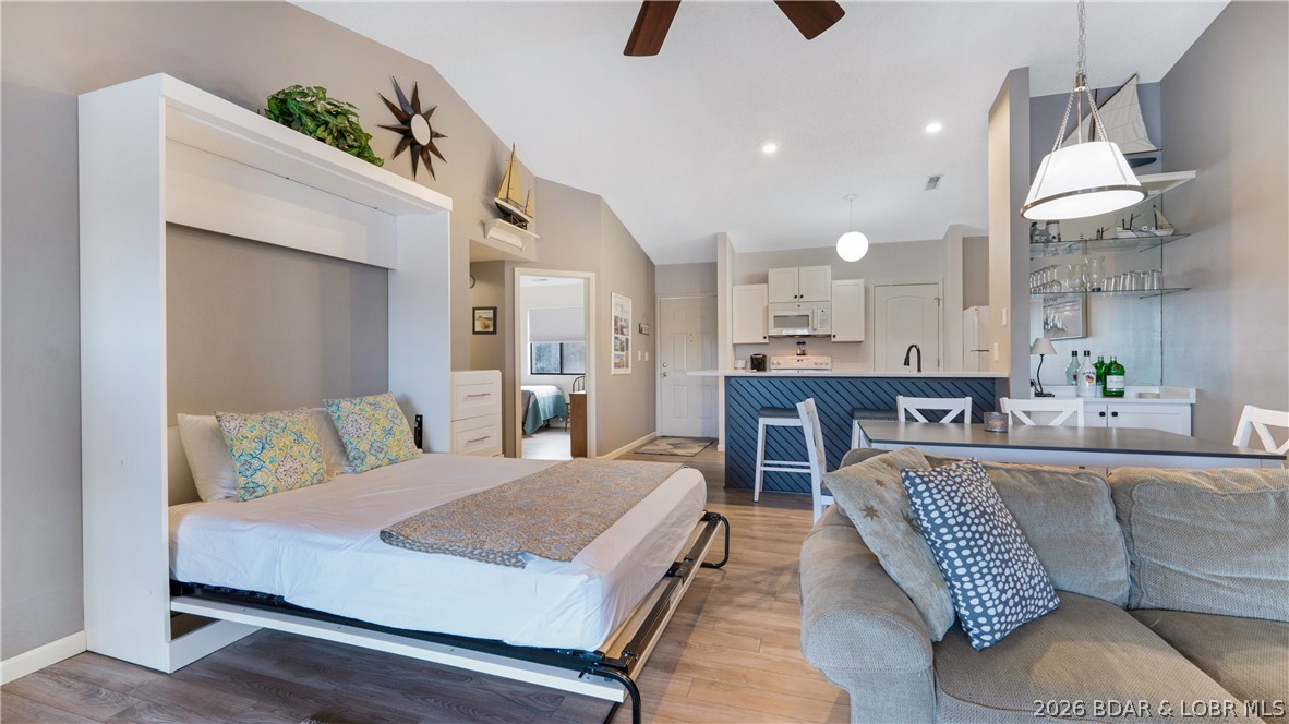 Jonathans Landing - Residential