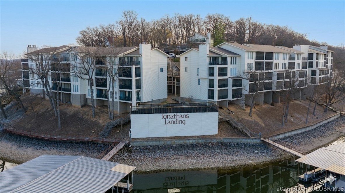 Jonathans Landing - Residential