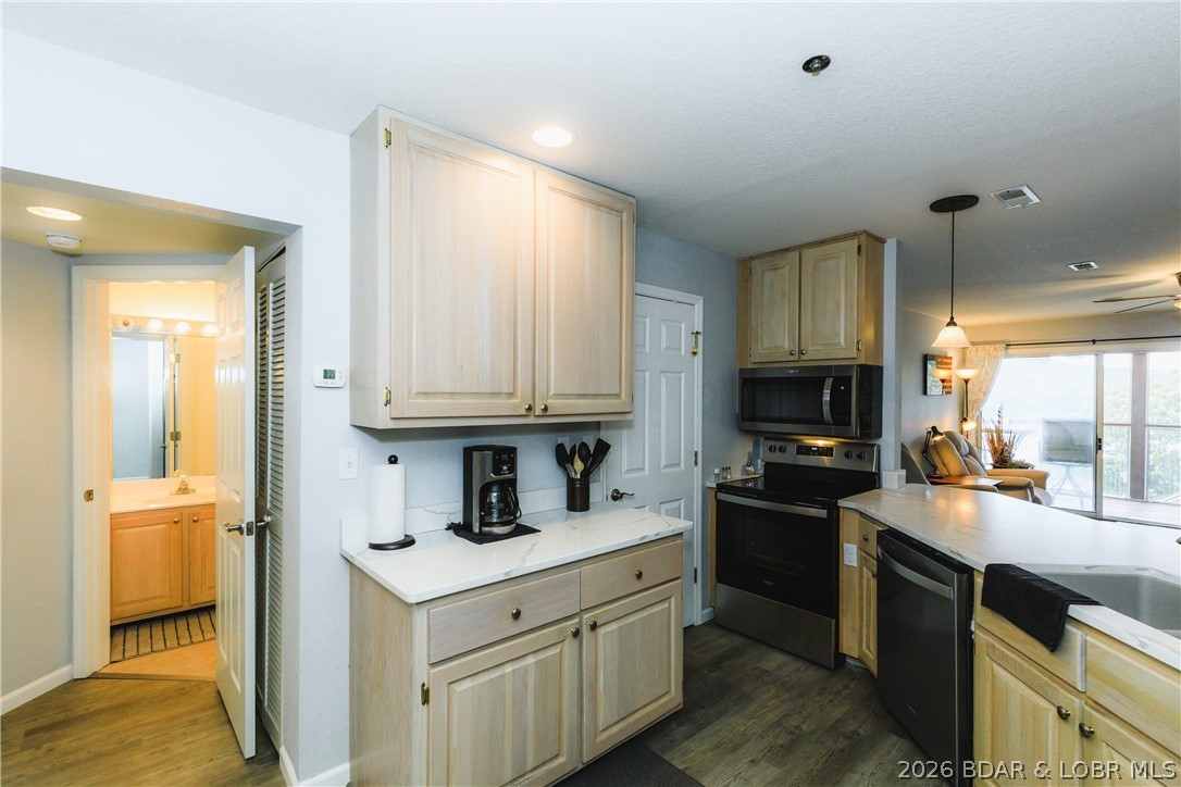 Park Place On The Lake - Residential