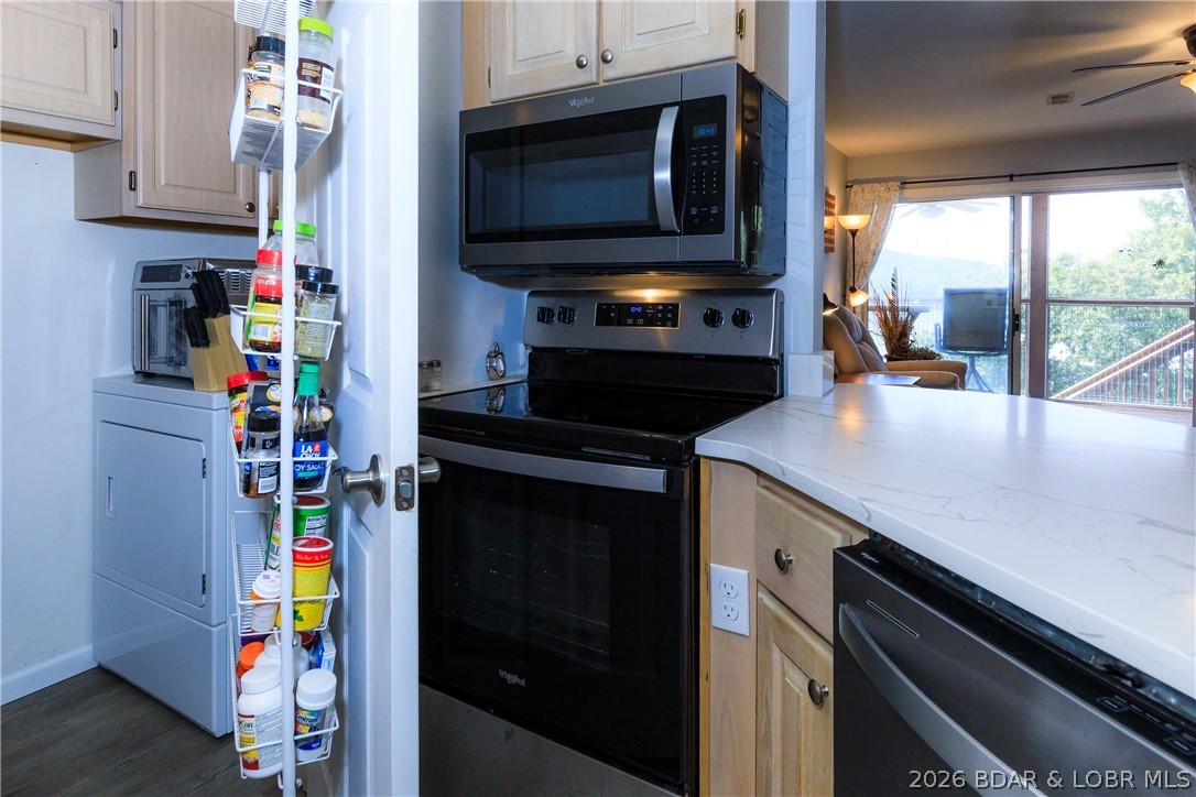 Park Place On The Lake - Residential