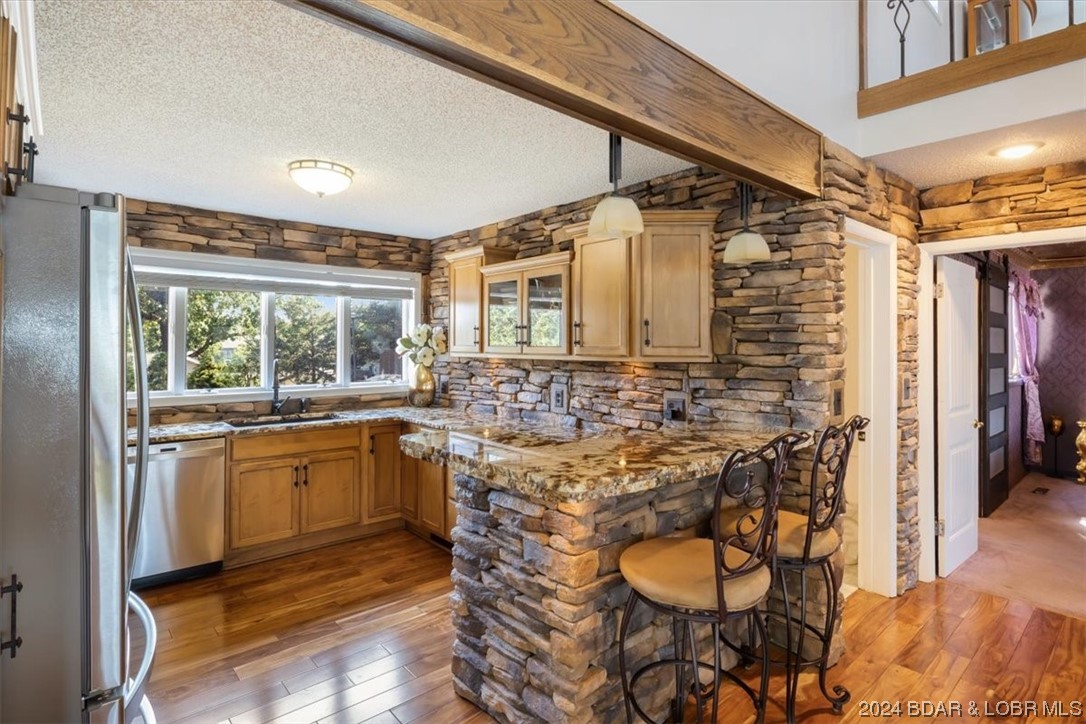 Osage Beach, Missouri 65065, United States, 4 Bedrooms Bedrooms, ,3 BathroomsBathrooms,Residential,Contingent,65292