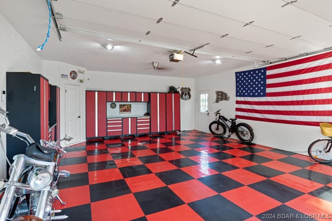 Osage Beach, Missouri 65065, United States, 4 Bedrooms Bedrooms, ,3 BathroomsBathrooms,Residential,Contingent,65292