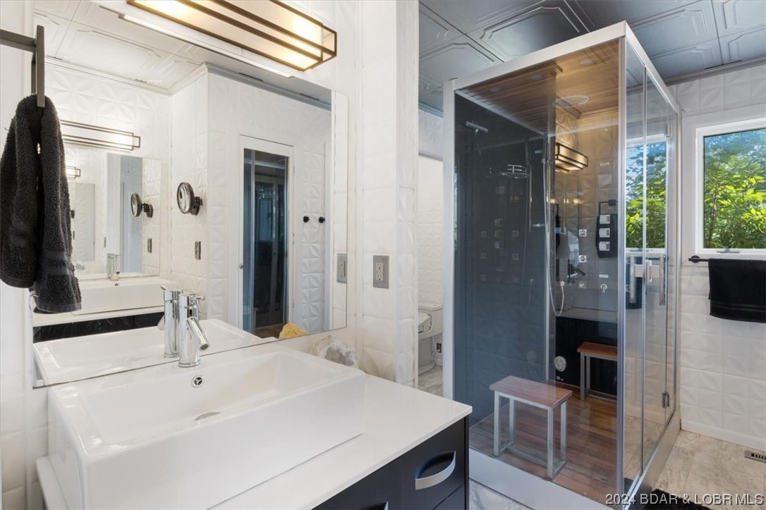 Osage Beach, Missouri 65065, United States, 4 Bedrooms Bedrooms, ,3 BathroomsBathrooms,Residential,Contingent,65292