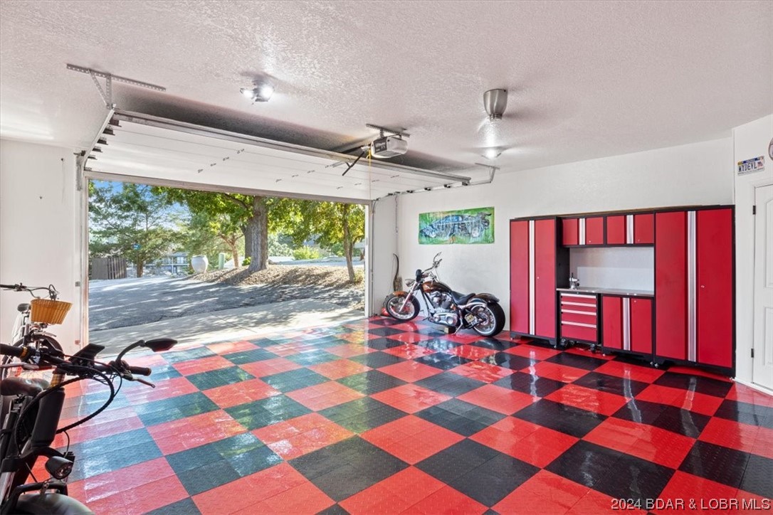 Osage Beach, Missouri 65065, United States, 4 Bedrooms Bedrooms, ,3 BathroomsBathrooms,Residential,Contingent,65292