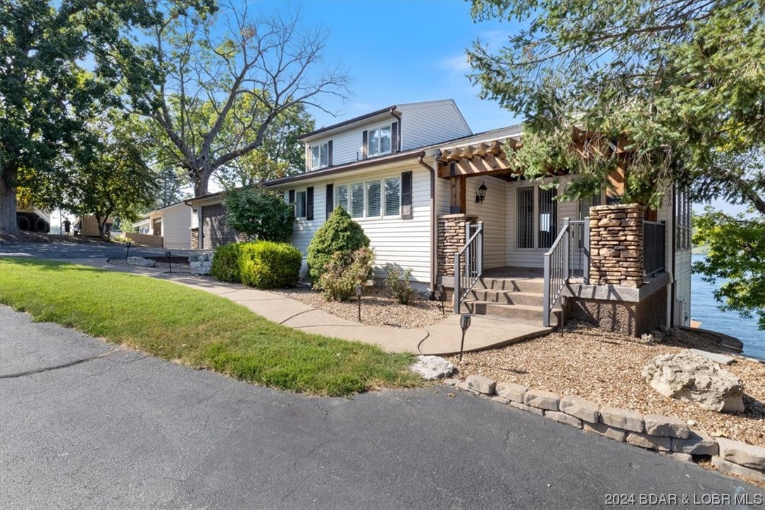 Osage Beach, Missouri 65065, United States, 4 Bedrooms Bedrooms, ,3 BathroomsBathrooms,Residential,Contingent,65292