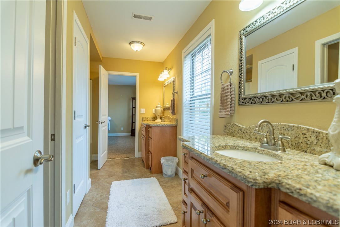 Four Seasons, Missouri 65049, United States, 4 Bedrooms Bedrooms, ,4 BathroomsBathrooms,Residential,Contingent,67412