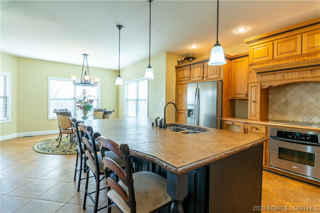 Four Seasons, Missouri 65049, United States, 4 Bedrooms Bedrooms, ,4 BathroomsBathrooms,Residential,Contingent,67412