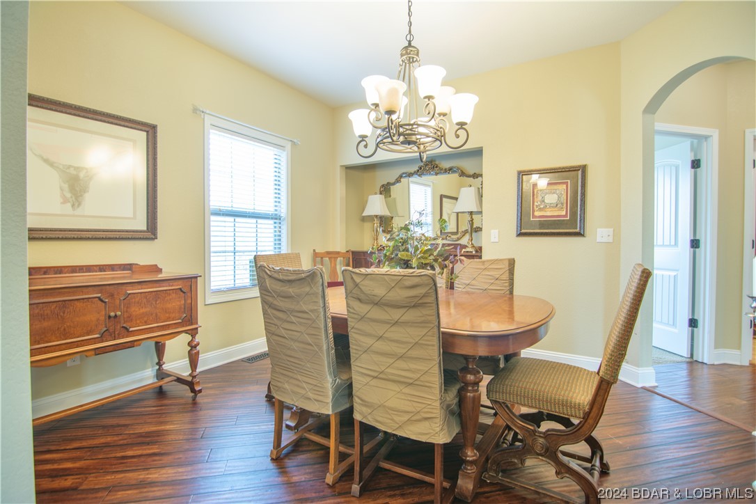 Four Seasons, Missouri 65049, United States, 4 Bedrooms Bedrooms, ,4 BathroomsBathrooms,Residential,Contingent,67412