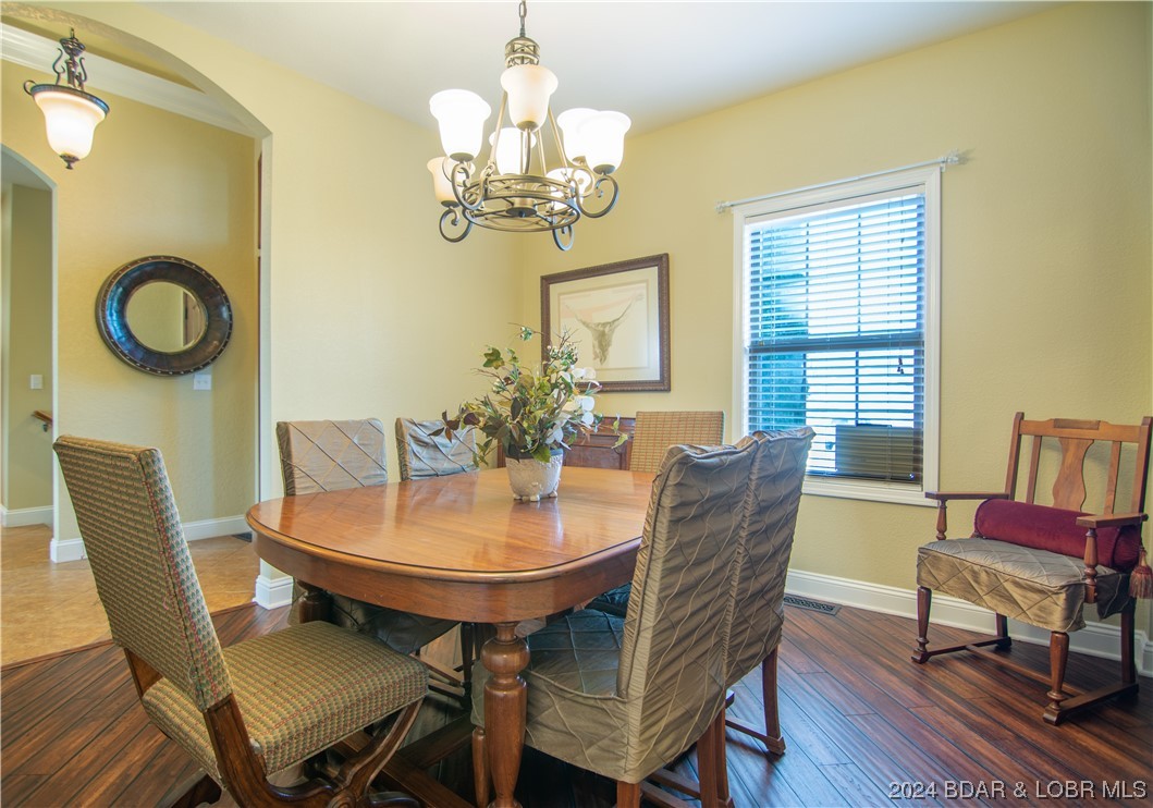 Four Seasons, Missouri 65049, United States, 4 Bedrooms Bedrooms, ,4 BathroomsBathrooms,Residential,Contingent,67412