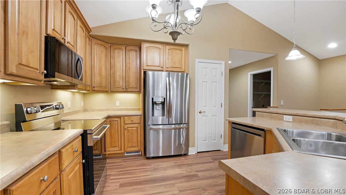 Villas at Grand Glaize - Residential