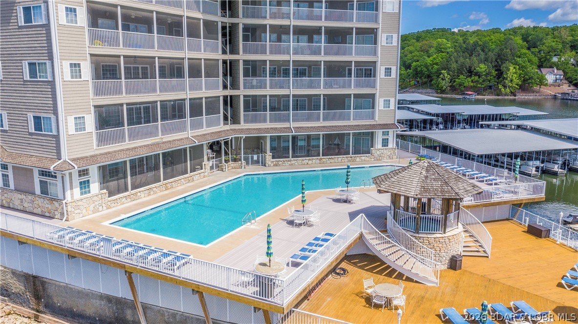 Lighthouse Pointe Condominium - Residential