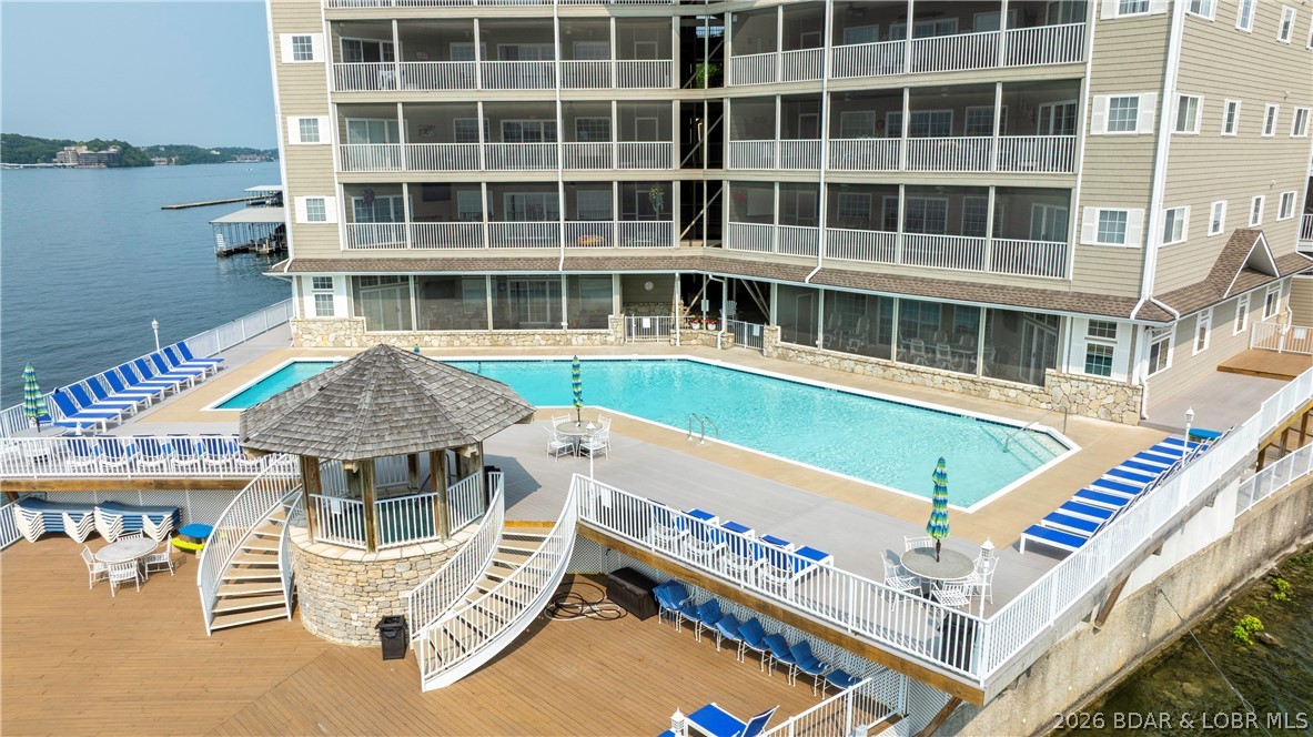 Lighthouse Pointe Condominium - Residential