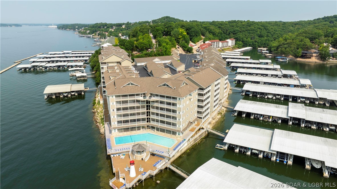 Lighthouse Pointe Condominium - Residential