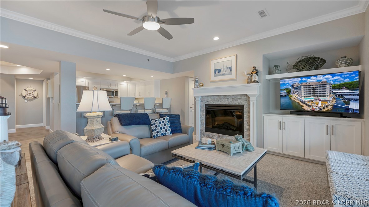 Lighthouse Pointe Condominium - Residential
