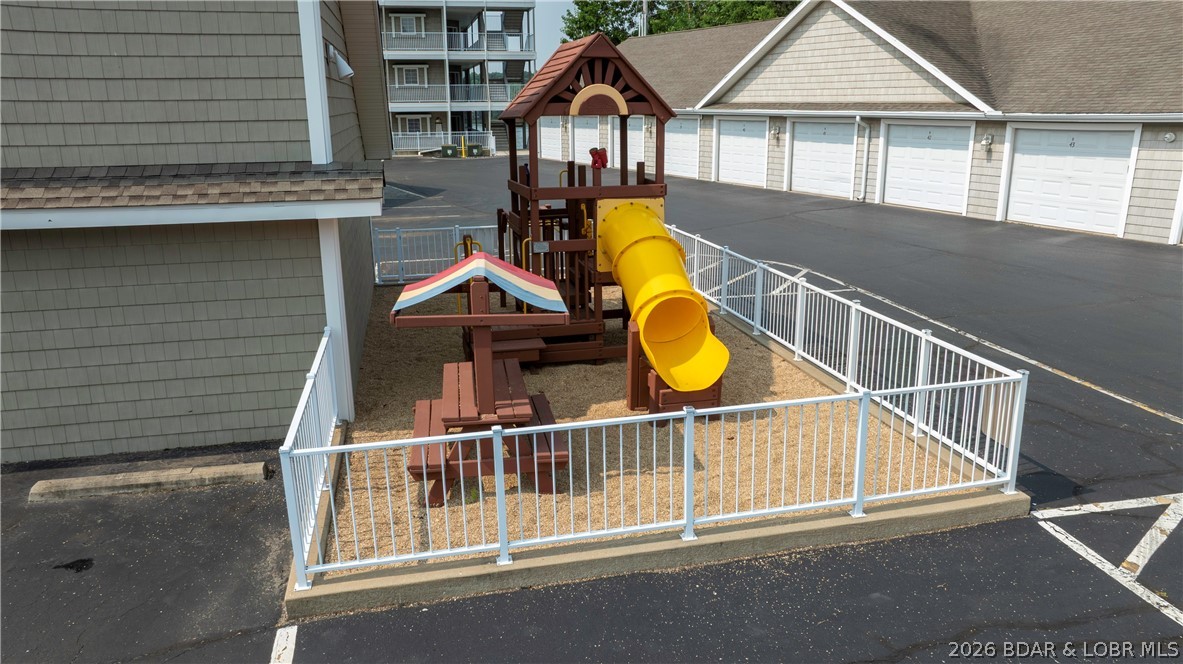 Lighthouse Pointe Condominium - Residential