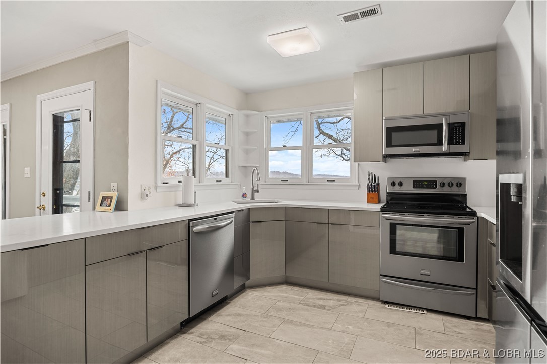 Arrowhead Beach Club - Residential