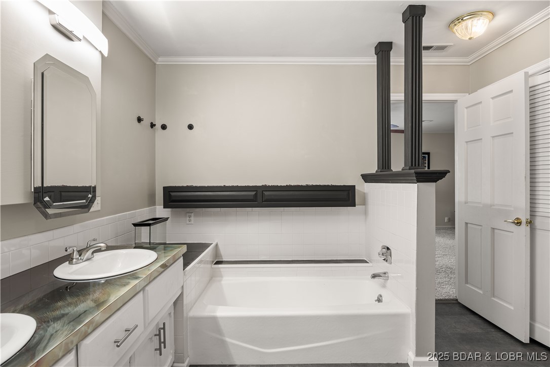 Arrowhead Beach Club - Residential