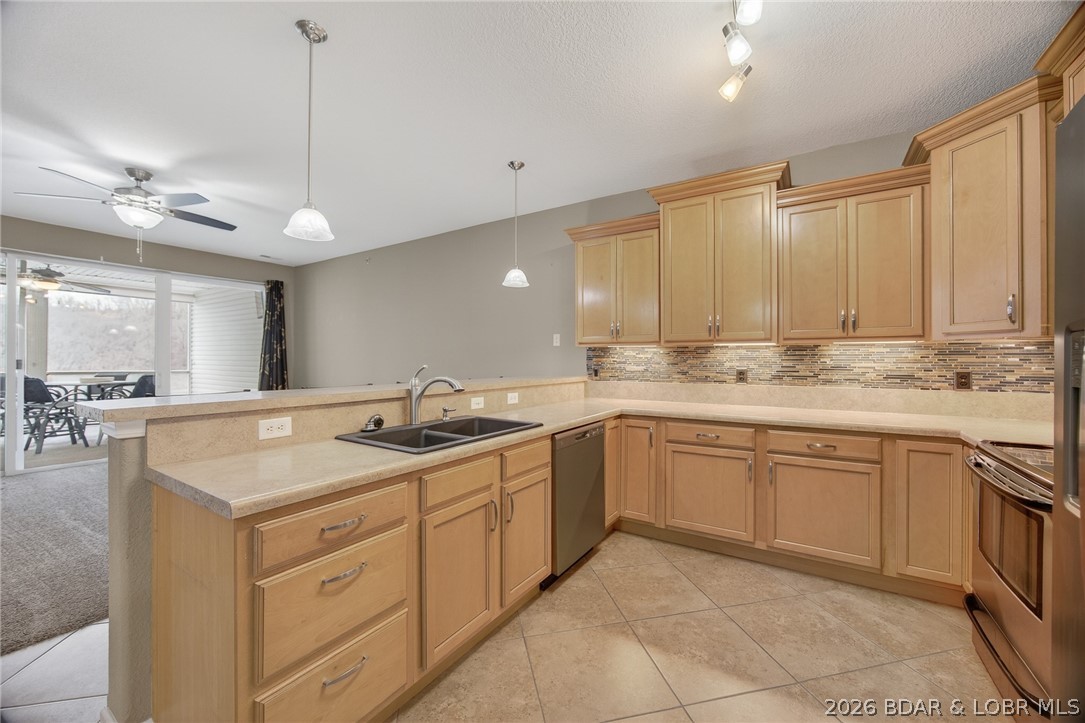 Sunset Palms Condominium - Residential