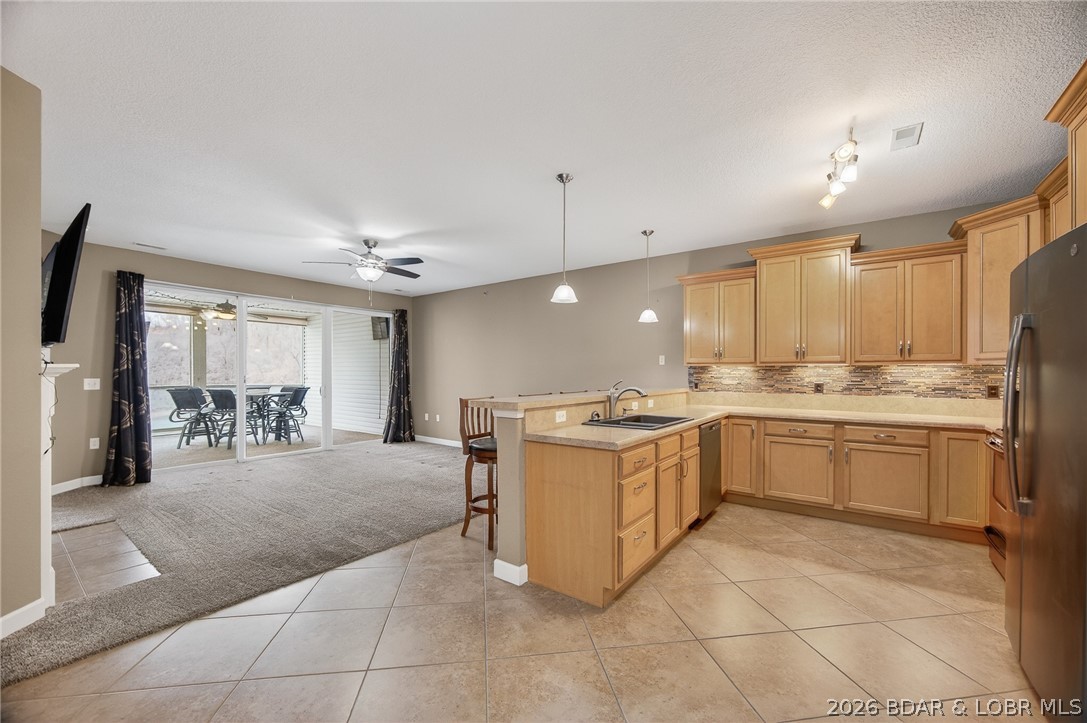 Sunset Palms Condominium - Residential