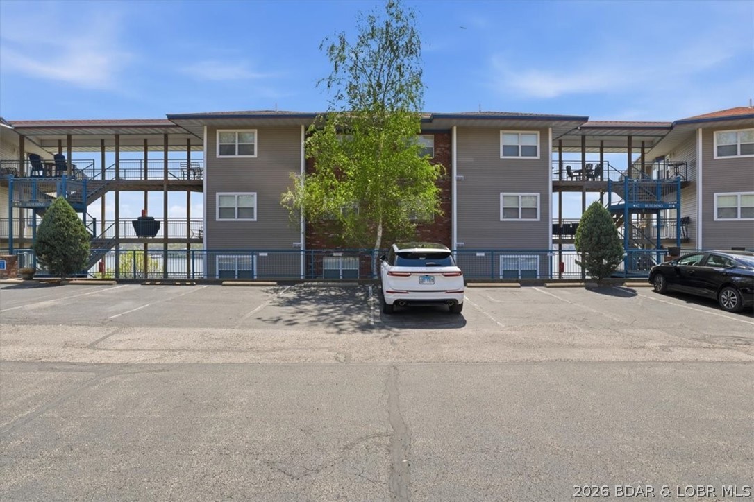 Palisades Condominium - Residential