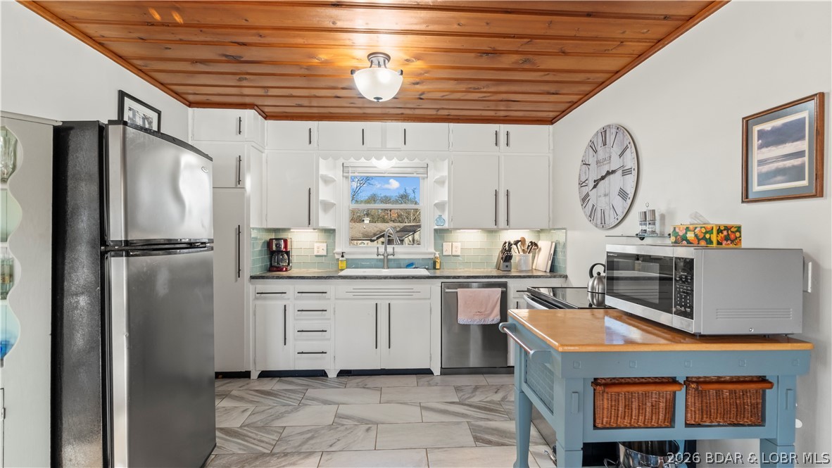 Arrowhead Beach Club - Residential