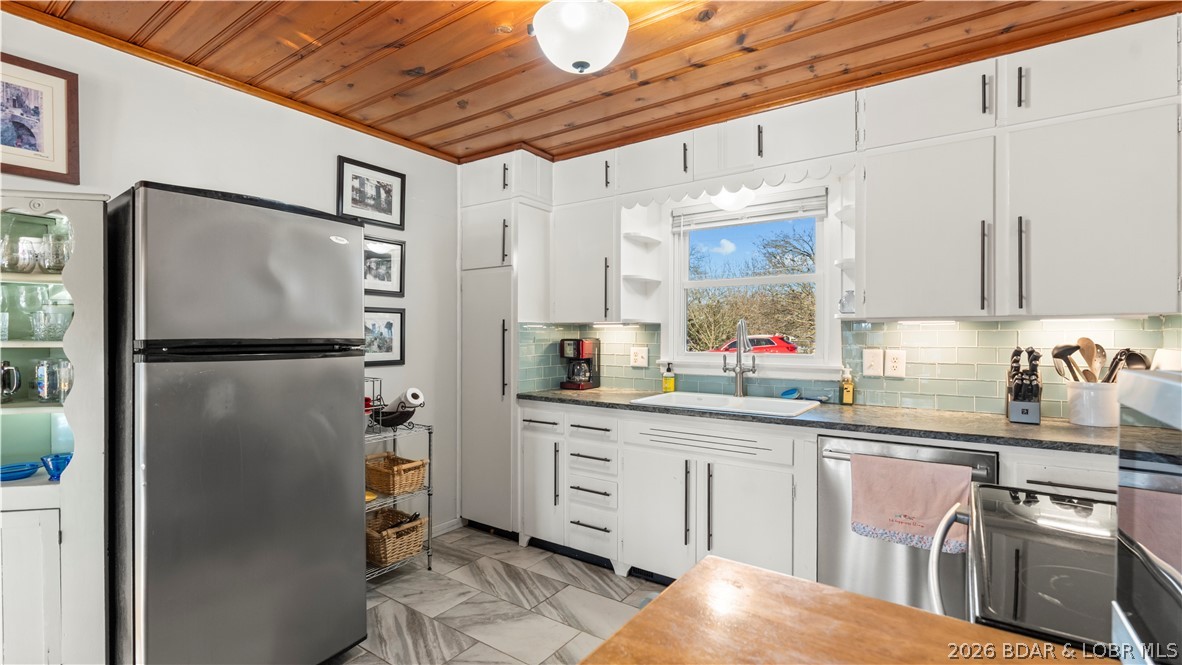 Arrowhead Beach Club - Residential